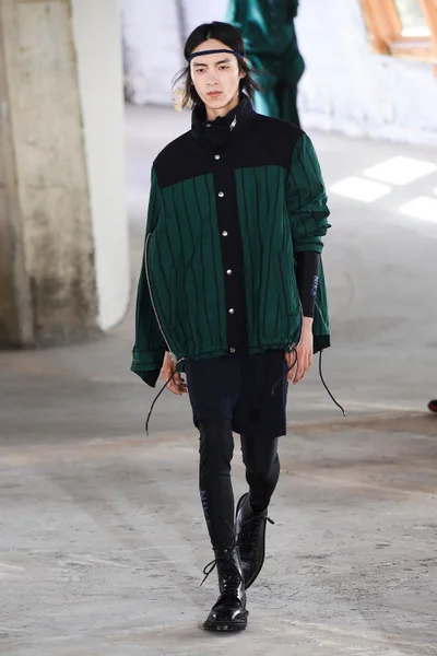 Look 40